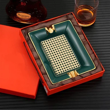 مرطب منفضة سيجار أخضر